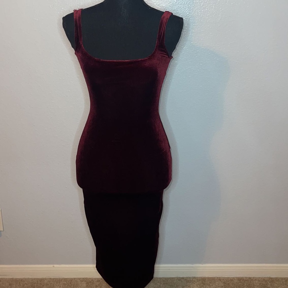 BURGUNDY AMERICAN APPAREL MID- LENGTH DRESS !!!